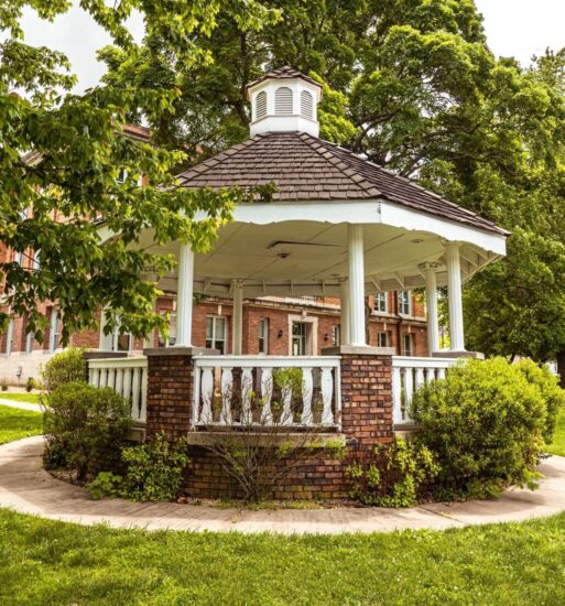 Ozark finley river gazebo vert